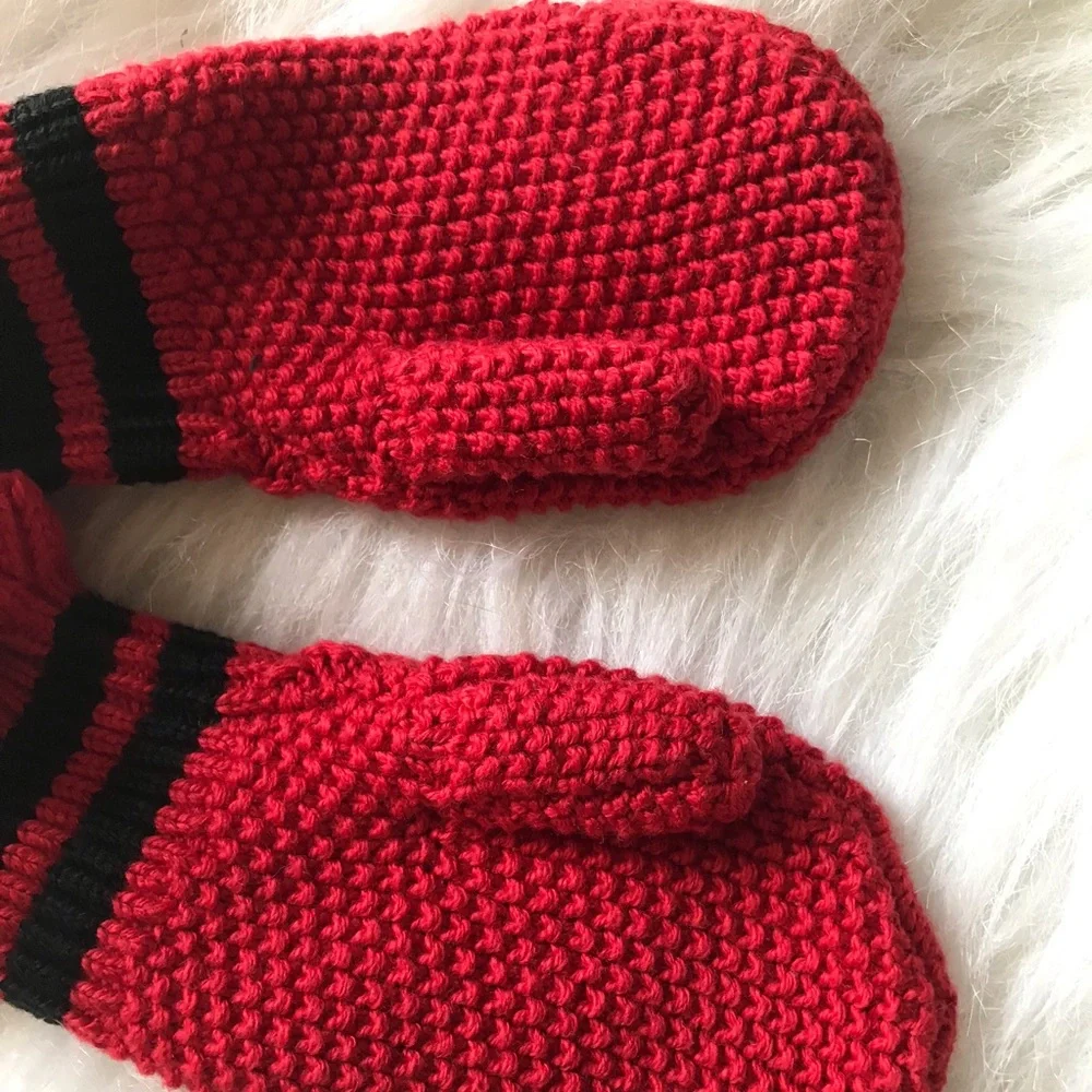 Ralph Lauren Red & Black Cable Knit Mittens